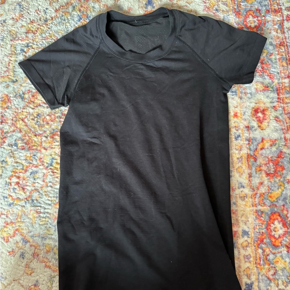 Black lululemon swiftly tech
